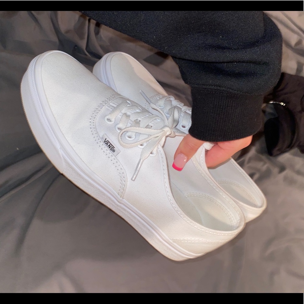 white vans size 8